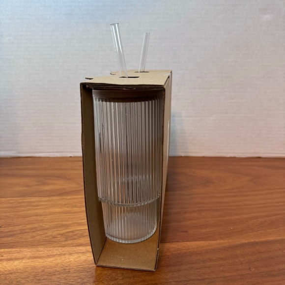Target Bullseye 2 pack Ribbed Glass Tumbler with Lid and Straw Clear 2024 Gift - Picture 3 of 6